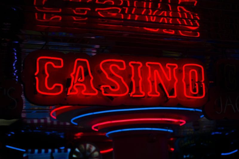https://casinoudenrofus.io/